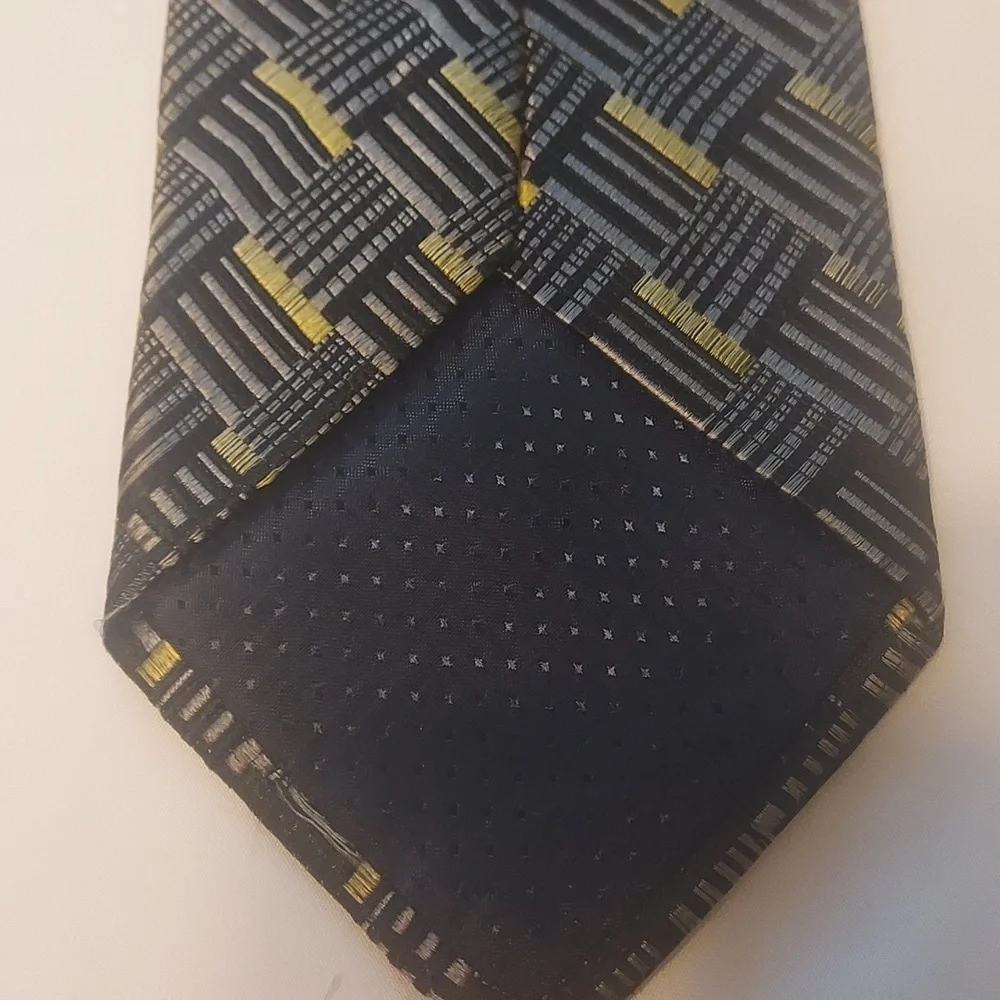 Umberto Frasier tie gray yellow